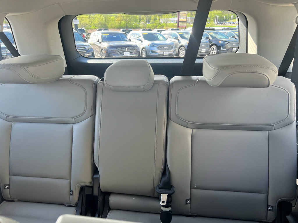 Used 2025 Ford Expedition Max Active AWD/4WD image 9