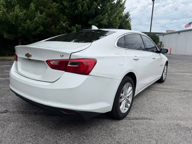 Used 2018 Chevrolet Malibu LT FWD image 3