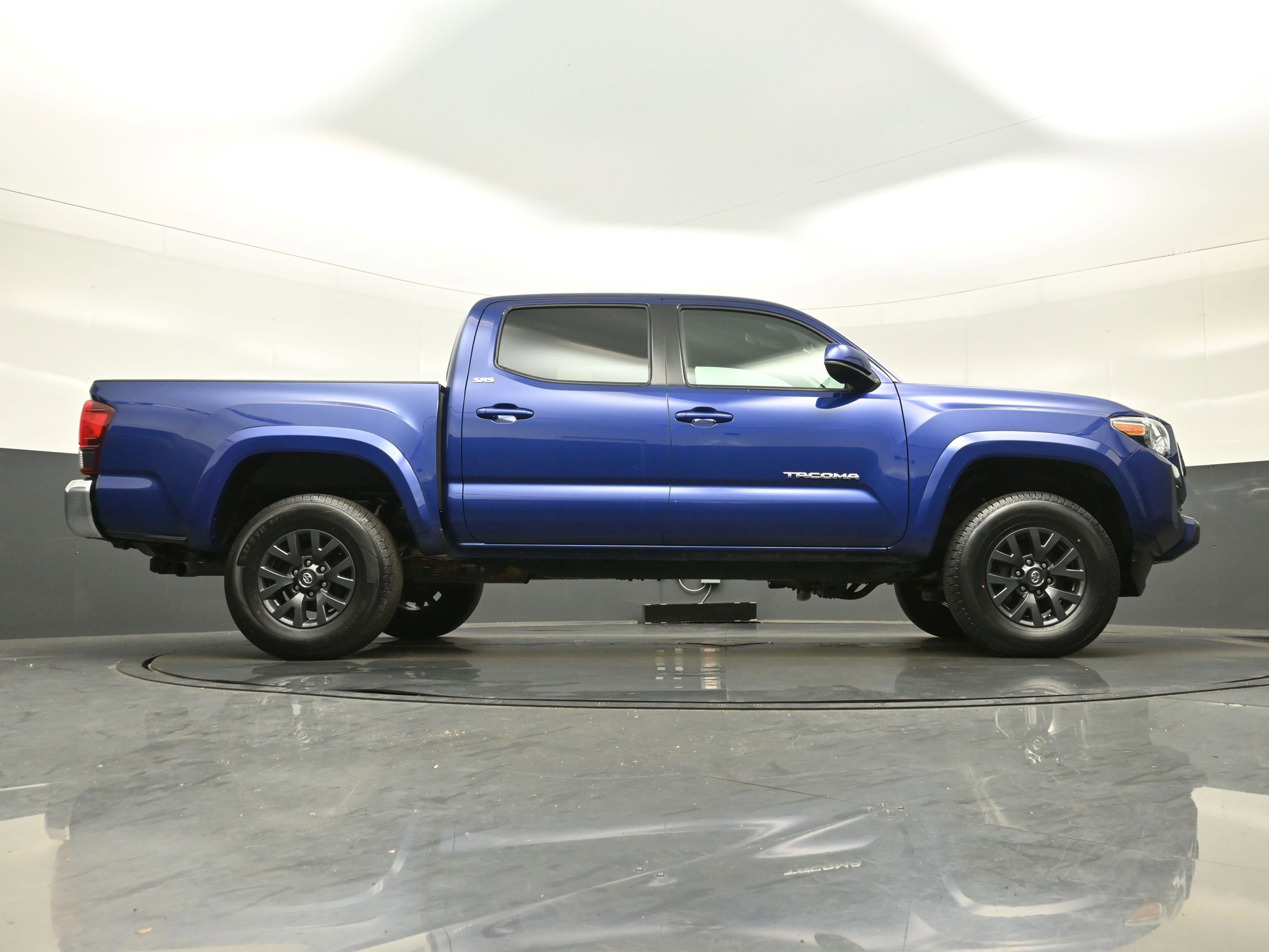 Used 2023 Toyota Tacoma SR5 AWD/4WD image 33