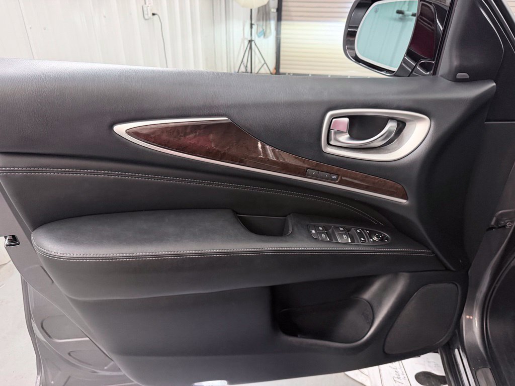 Used 2020 INFINITI QX60 Luxe w/ Sensory Package FWD image 12