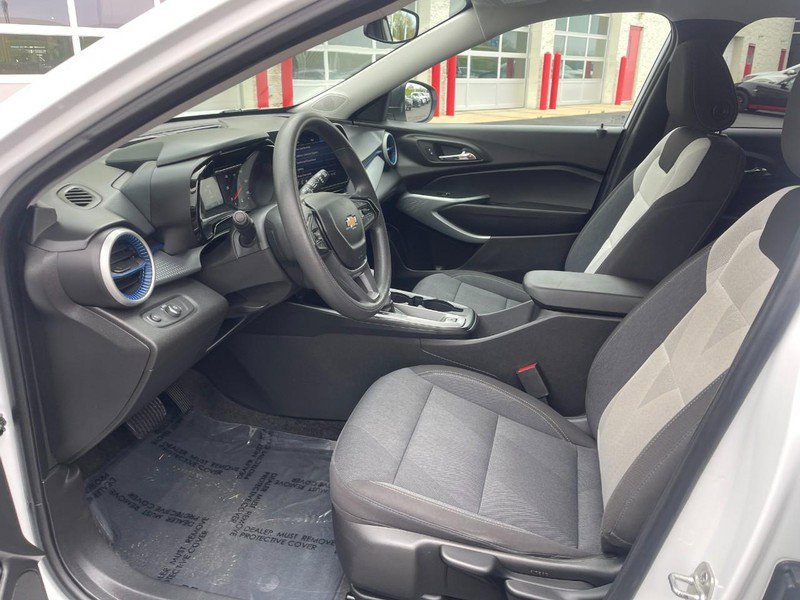 Used 2024 Chevrolet Trax LS FWD image 16