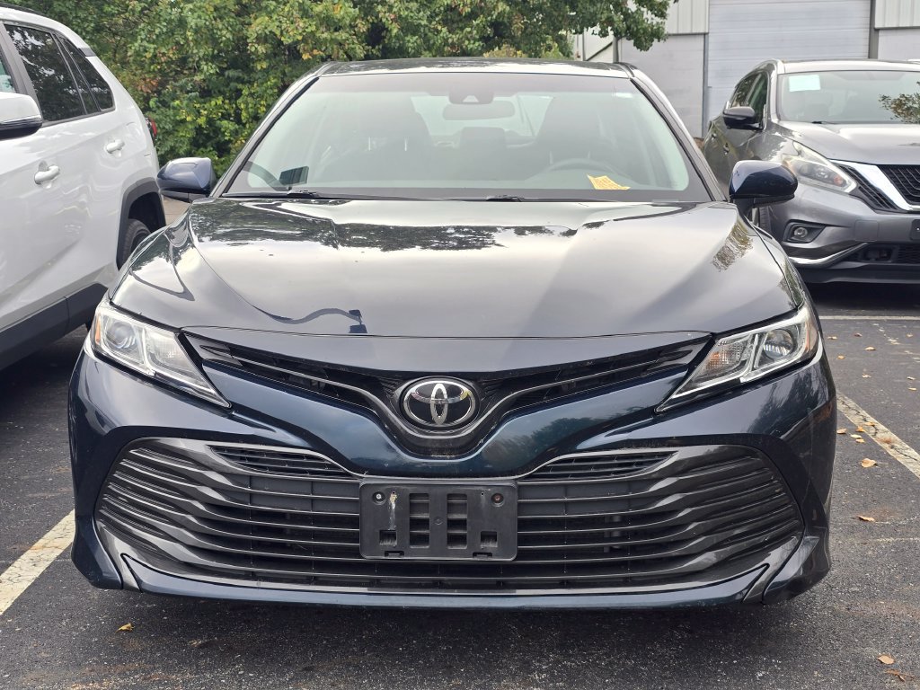 Used 2018 Toyota Camry LE FWD image 2
