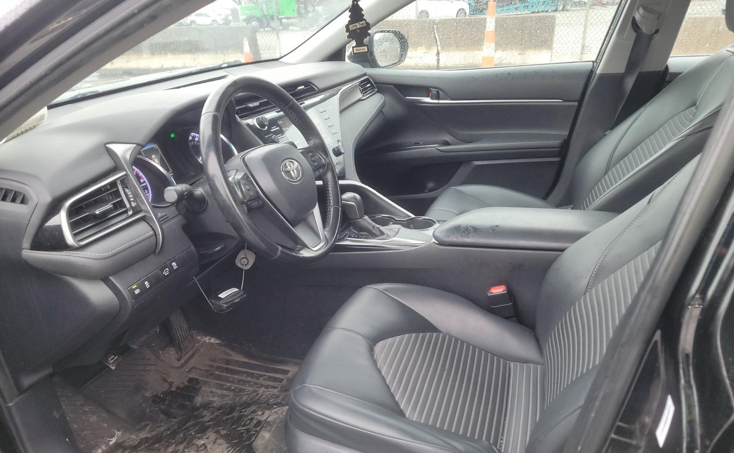 Used 2019 Toyota Camry SE image 6