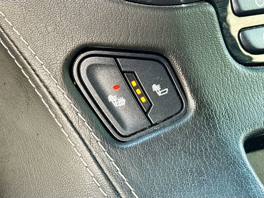 Used 2017 Chevrolet Suburban LT w/ LT Signature Package image 21