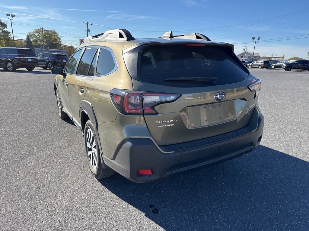 Certified 2025 Subaru Outback Premium image 3