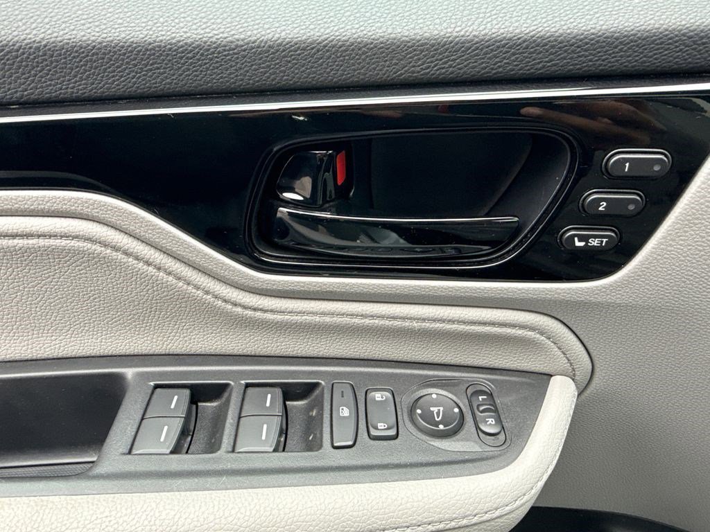 Certified 2023 Honda Odyssey Touring image 24