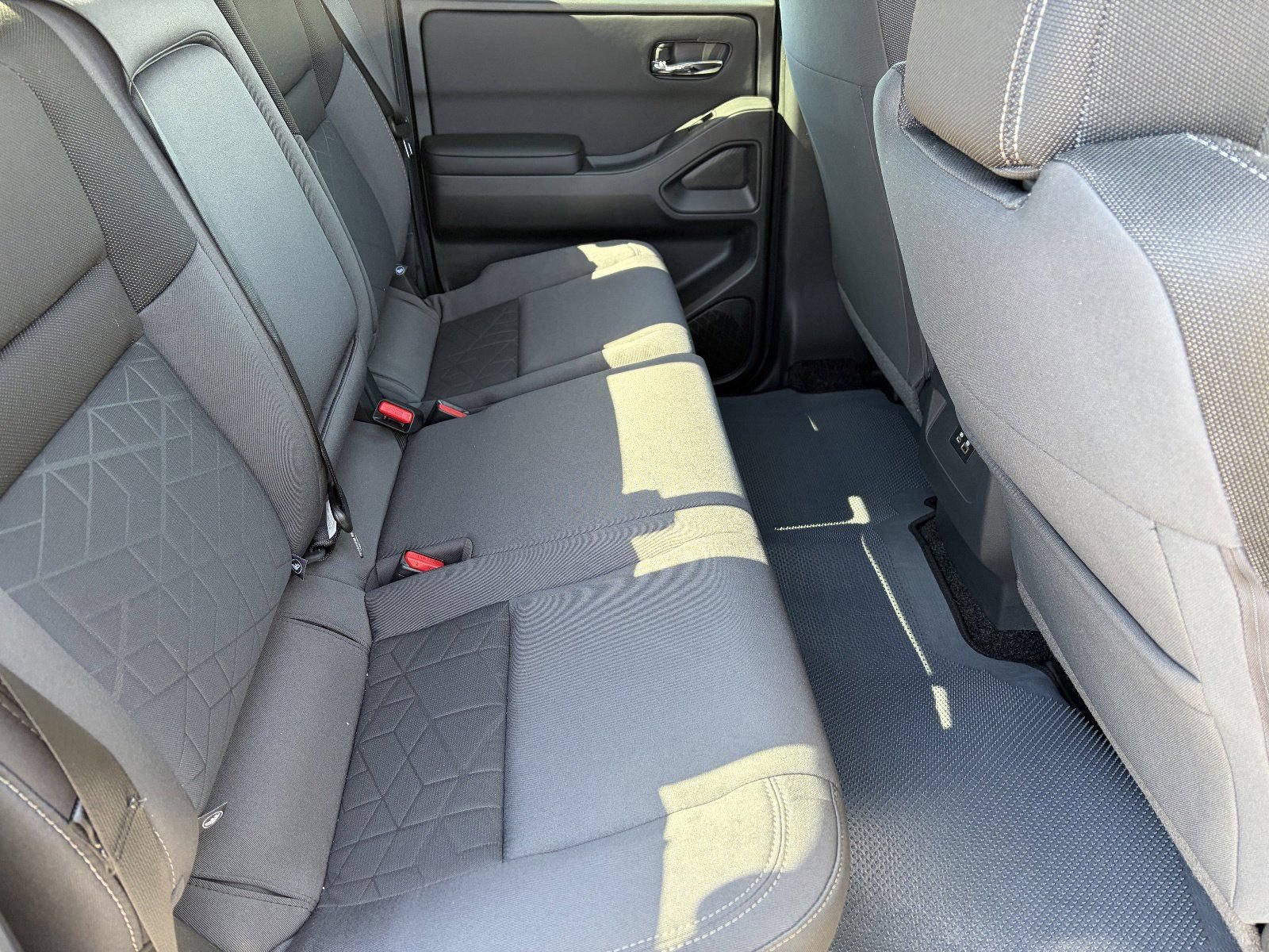 New 2026 Nissan Frontier SV w/ Tow Package AWD/4WD image 14