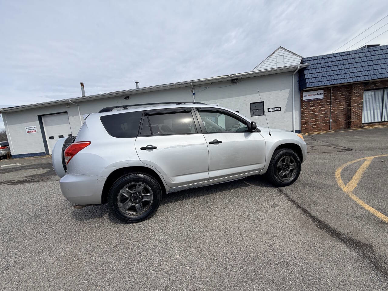 Used 2007 Toyota RAV4 Base 4dr SUV 4WD I4 image 9
