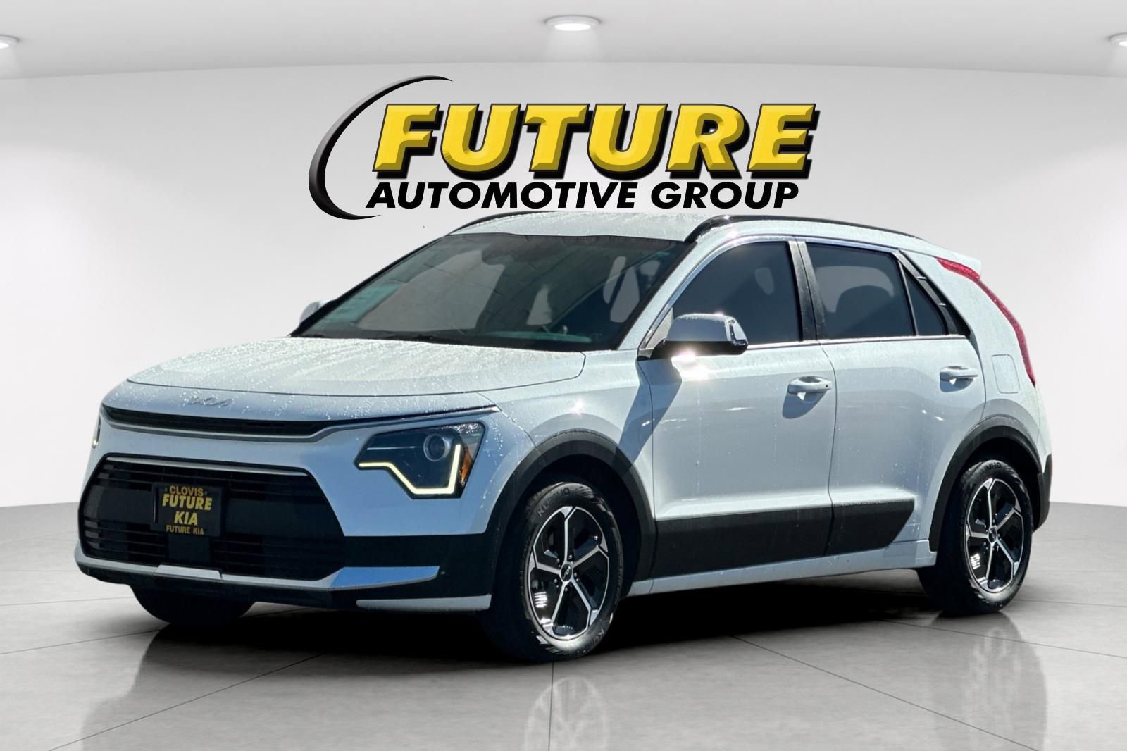 Used 2023 Kia Niro EX image 8
