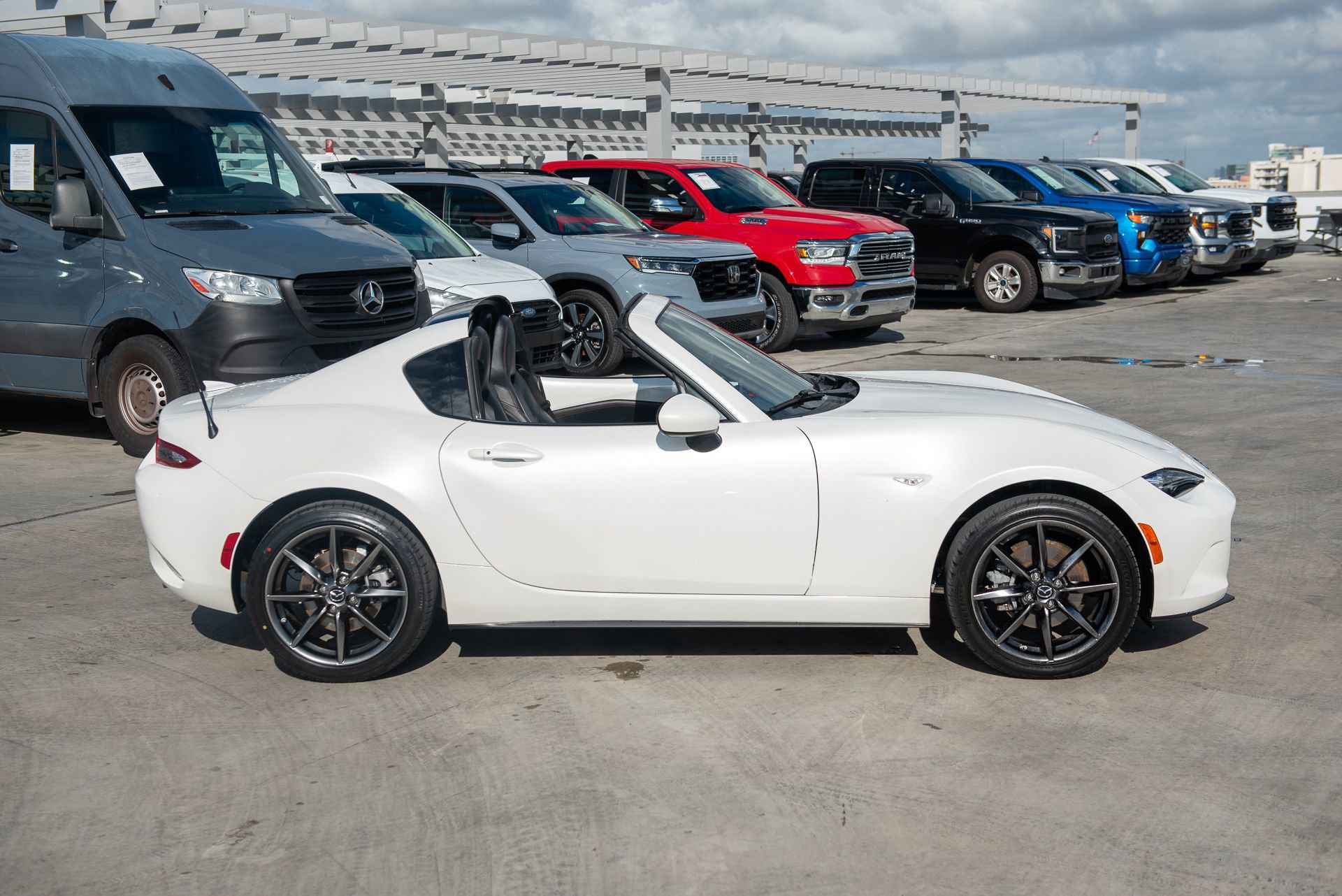 Used 2018 MAZDA MX-5 Miata RF Grand Touring image 40