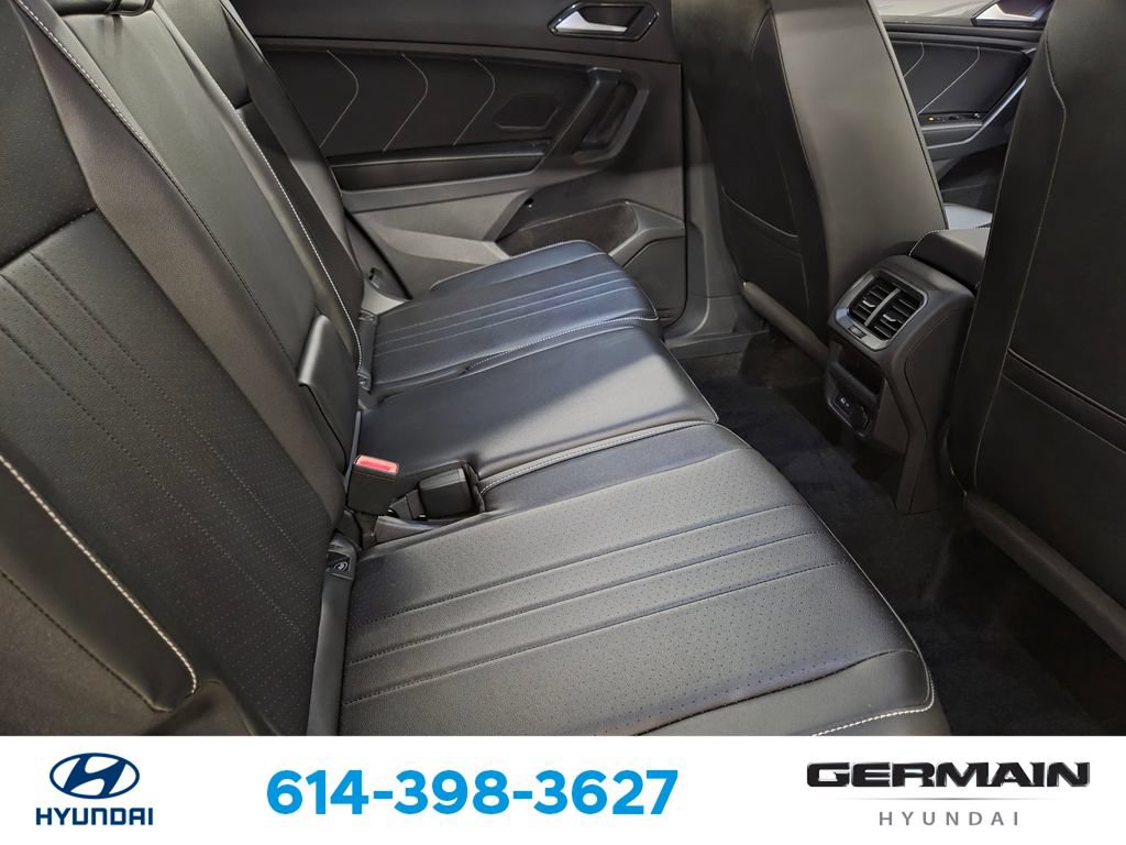 Used 2024 Volkswagen Tiguan SE R-Line FWD image 19