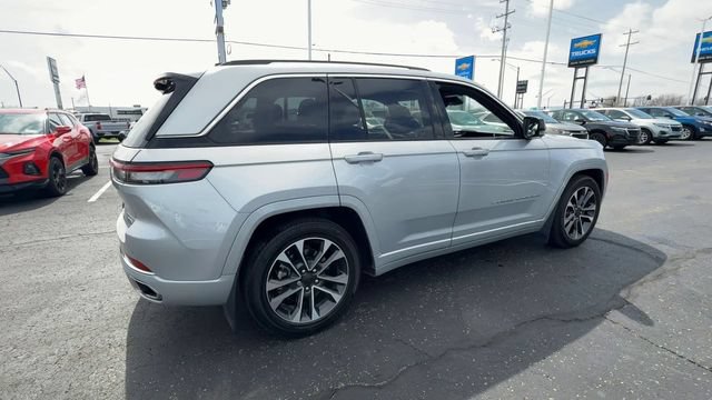 Used 2023 Jeep Grand Cherokee L Limited AWD/4WD image 8