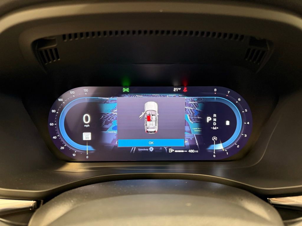 Used 2025 Volvo XC60 B5 Plus image 15