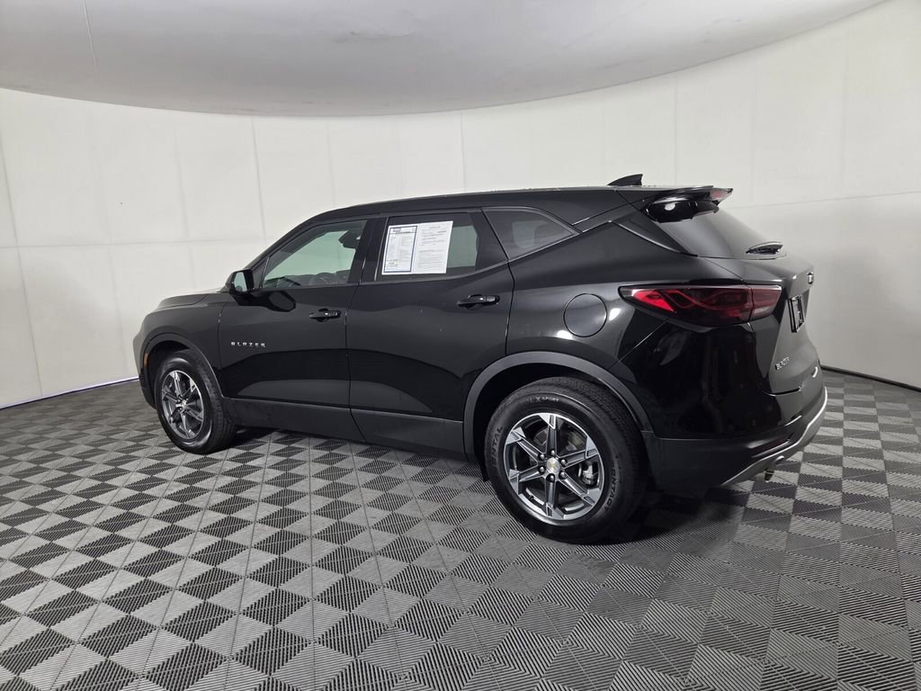 Used 2025 Chevrolet Blazer LT FWD image 7