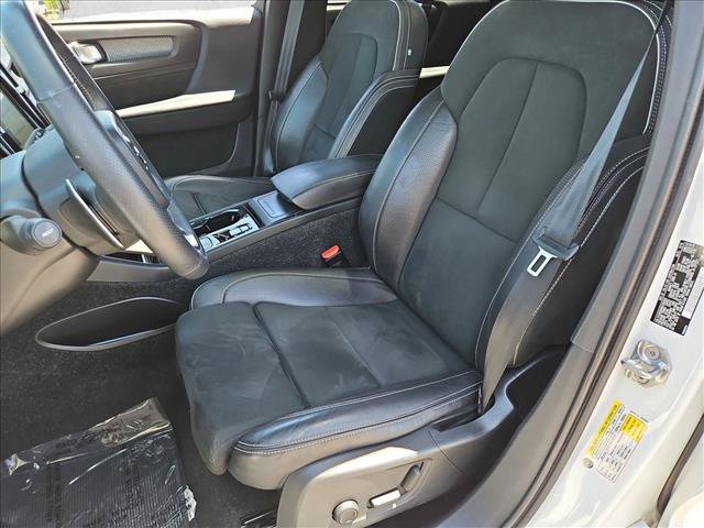 Used 2019 Volvo XC40 T5 R-Design AWD/4WD image 16