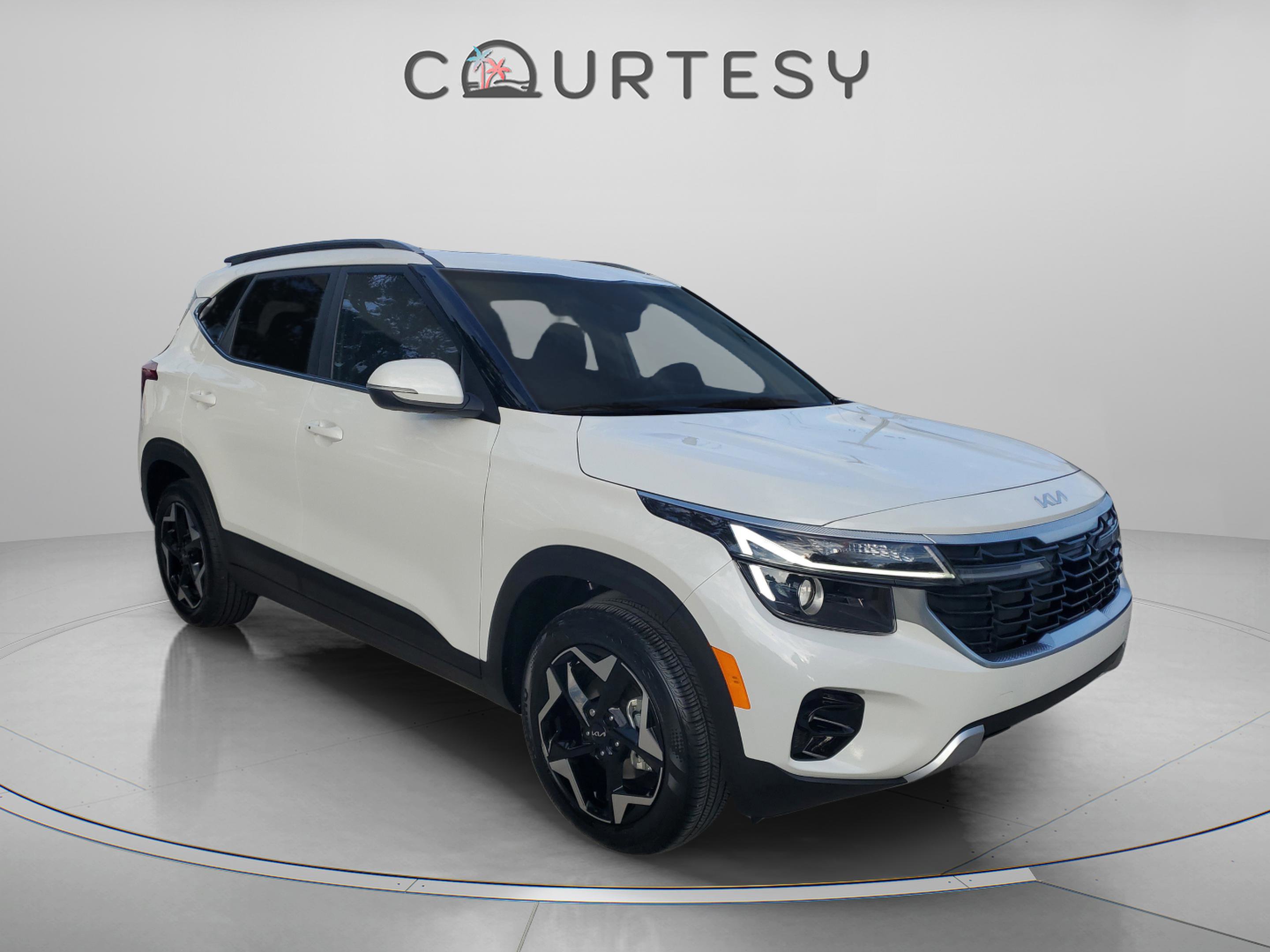 Certified 2025 Kia Seltos EX w/ EX Sunroof Package image 5