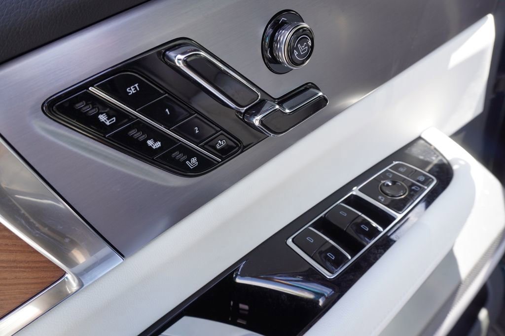 New 2026 Cadillac Vistiq Luxury AWD/4WD image 16