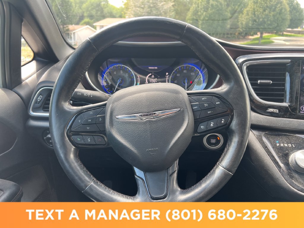 Used 2019 Chrysler Pacifica Touring-L FWD image 14
