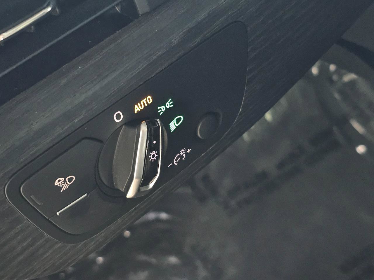 Used 2018 Audi A4 2.0T Ultra Premium w/ Convenience Package image 36