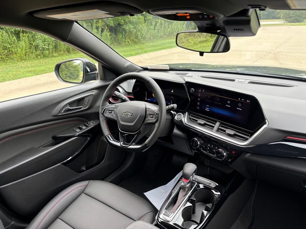 New 2026 Chevrolet Trax RS w/ Driver Confidence Package FWD image 30