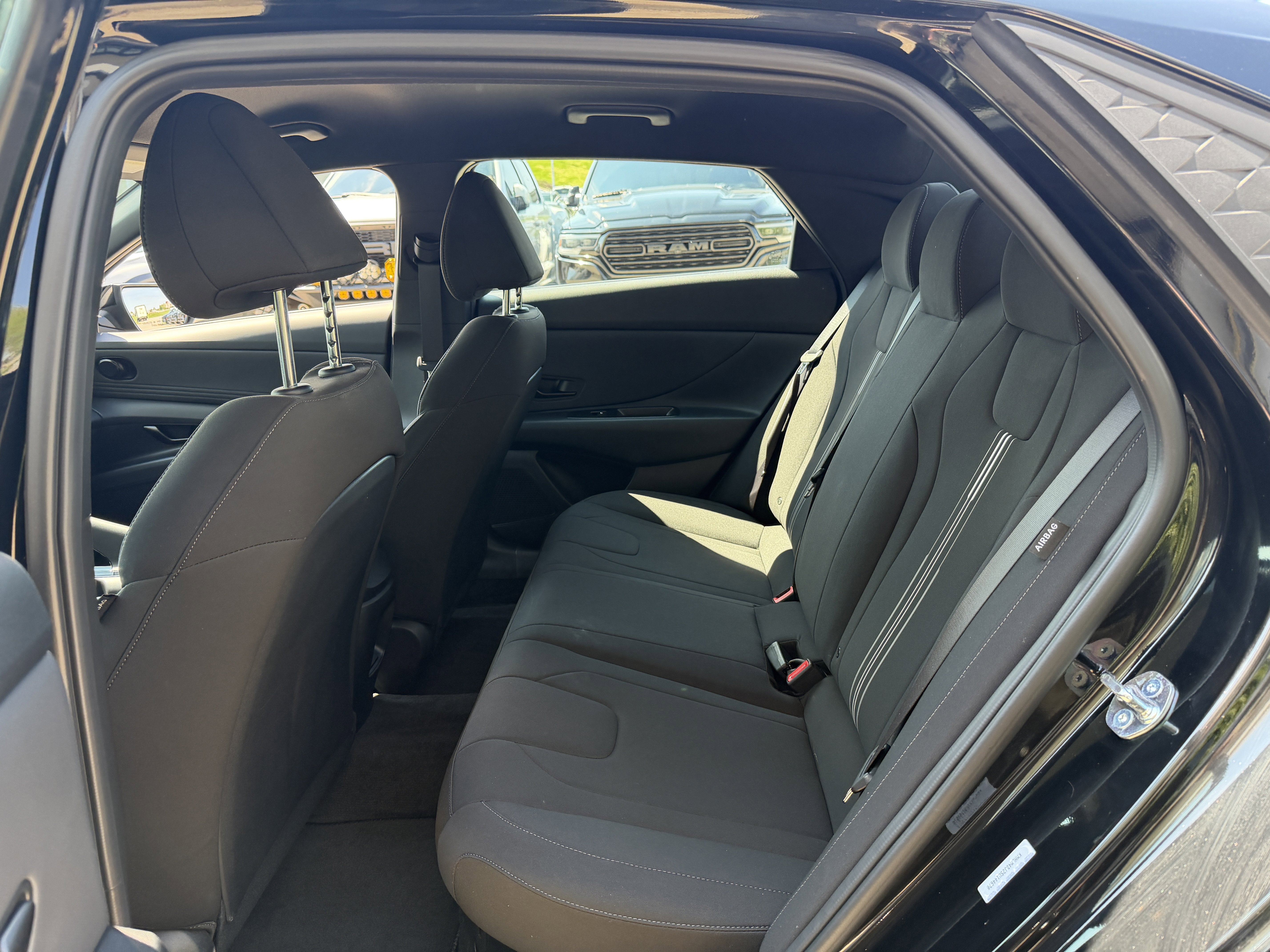 Certified 2025 Hyundai Elantra SEL image 21