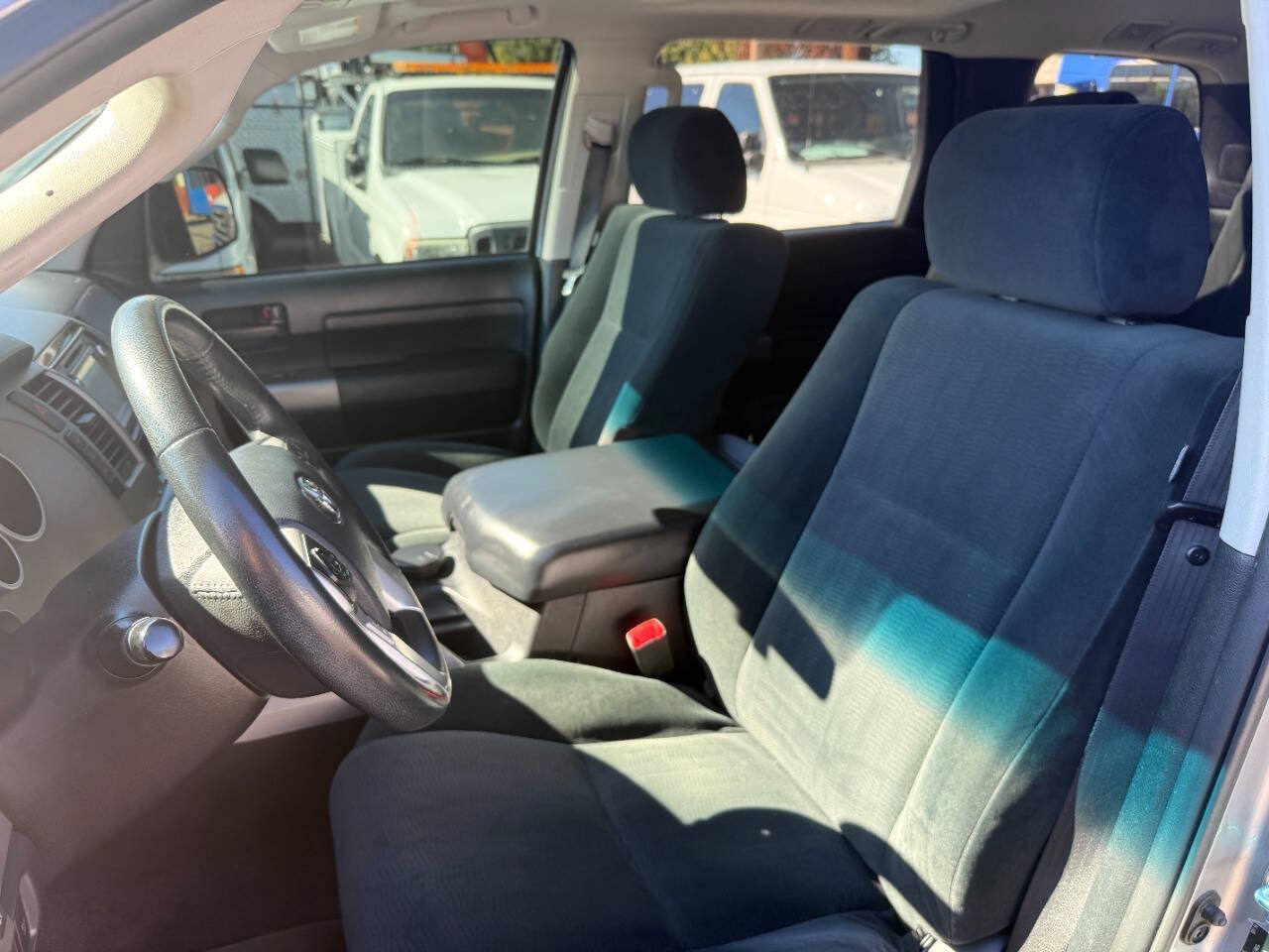Used 2014 Toyota Sequoia SR5 w/ Sport Appearance Package AWD/4WD image 18