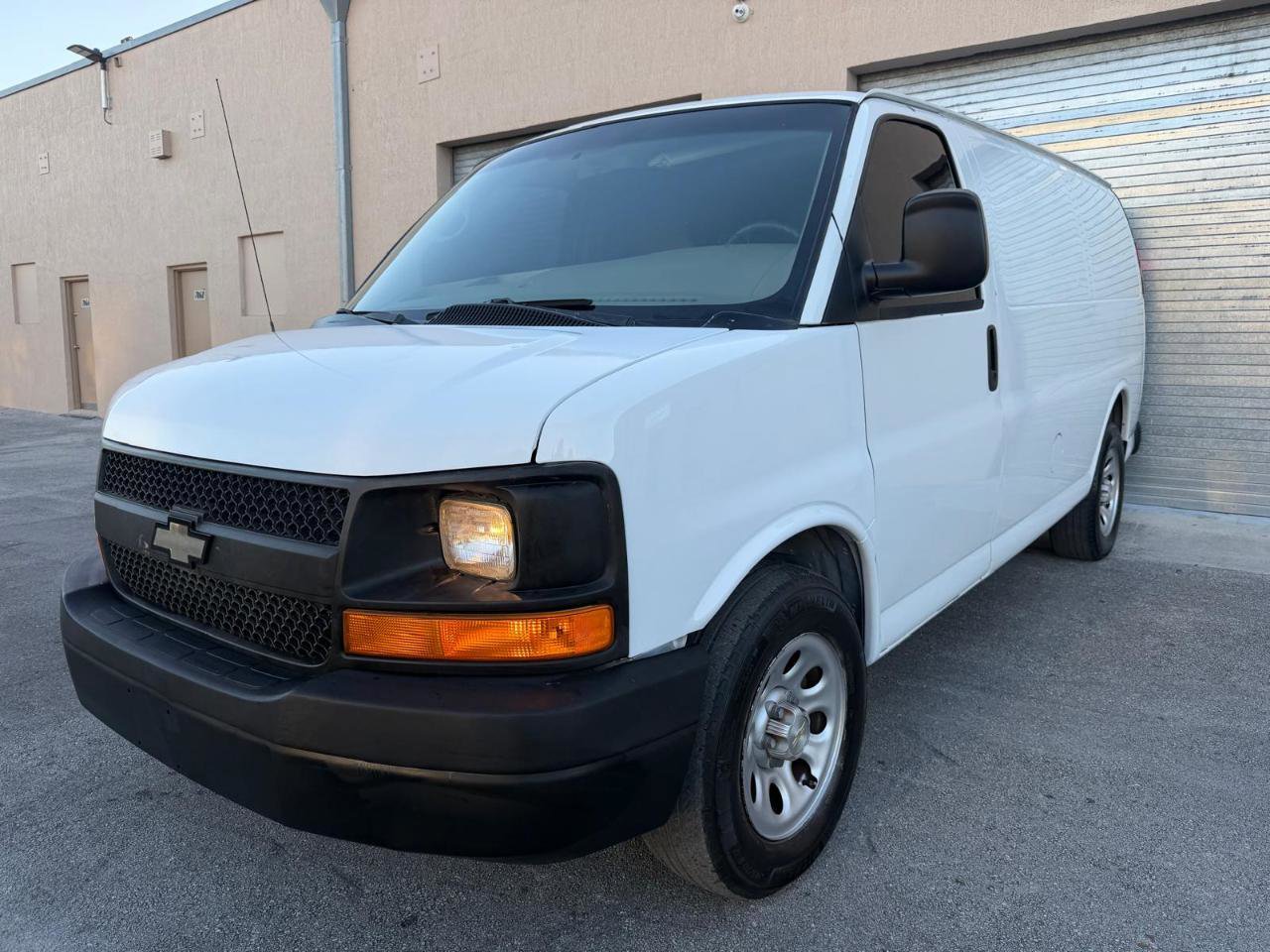 Used 2011 Chevrolet Express 1500 image 7