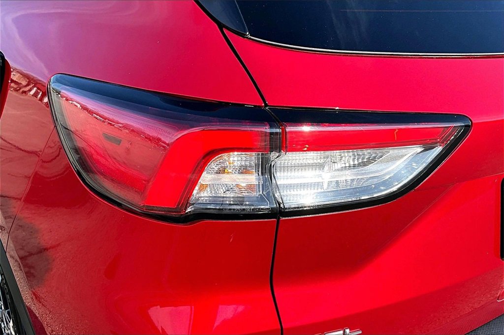 Used 2022 Ford Escape SEL w/ Technology Package image 30