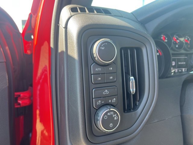 New 2026 Chevrolet Silverado 1500 Custom Trail Boss w/ LPO, Dark Essentials Package image 17