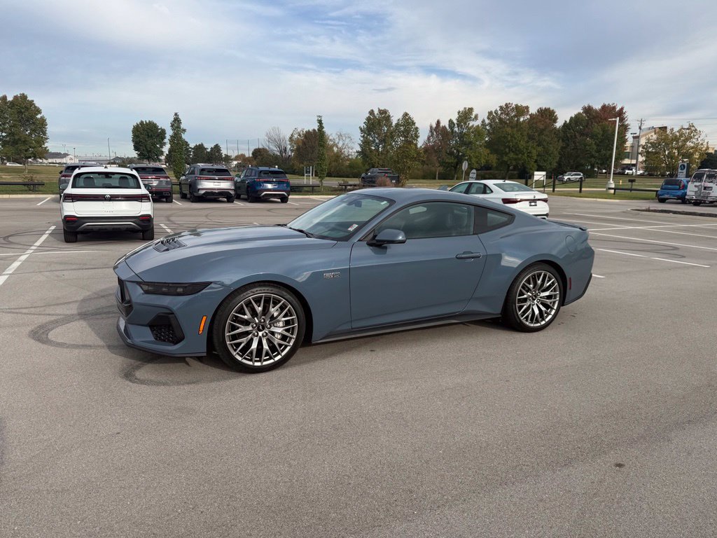 Used 2025 Ford Mustang GT Premium RWD image 4
