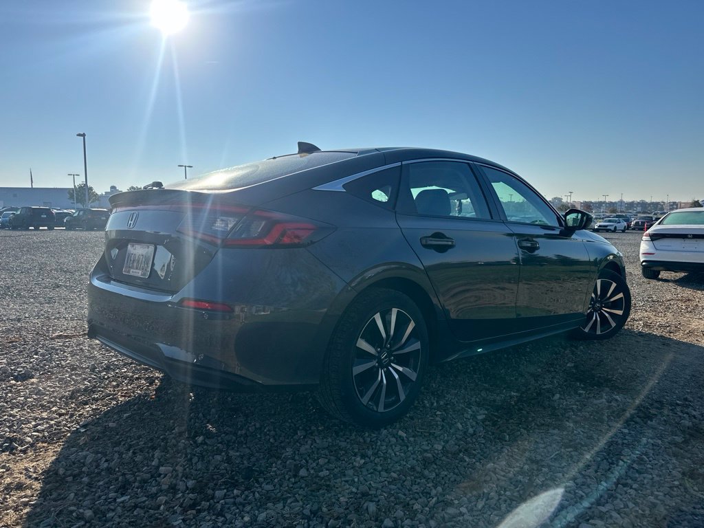 Used 2024 Honda Civic EX-L image 12