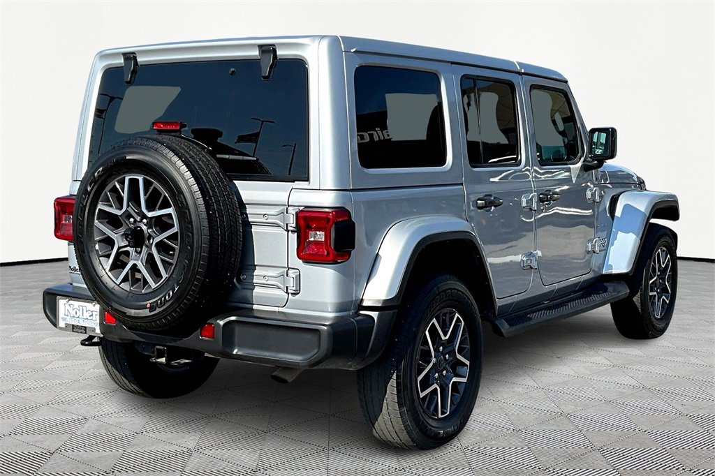 Used 2024 Jeep Wrangler Sahara image 2