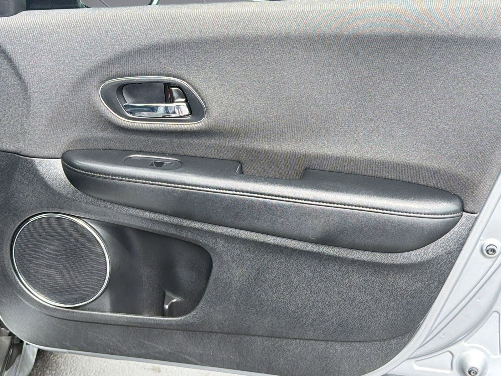 Used 2019 Honda HR-V EX image 32