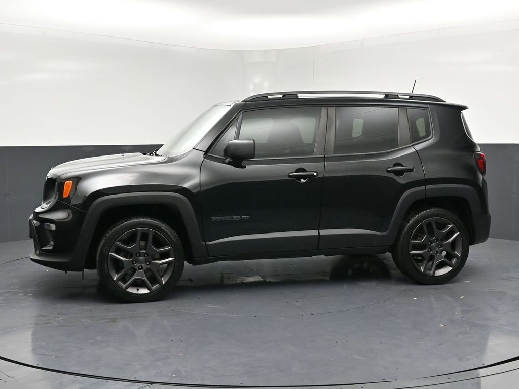 Used 2021 Jeep Renegade Latitude w/ Luxury Group II image 2