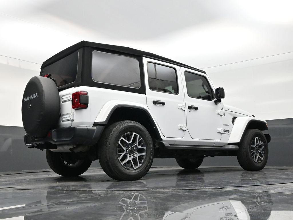 Used 2024 Jeep Wrangler Sahara image 24