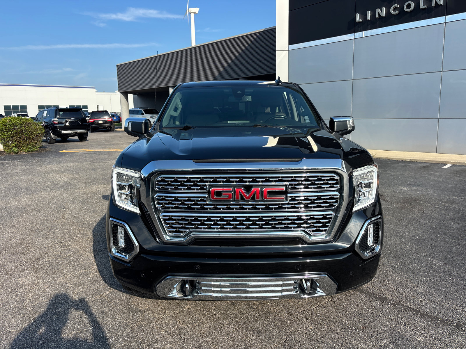 Used 2022 GMC Sierra 1500 Denali w/ Denali Premium Package AWD/4WD image 2