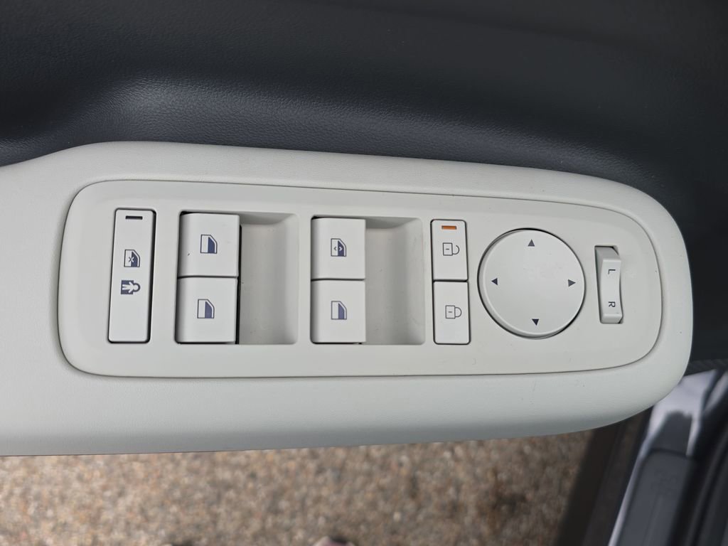 New 2026 Hyundai Santa Fe SE image 27