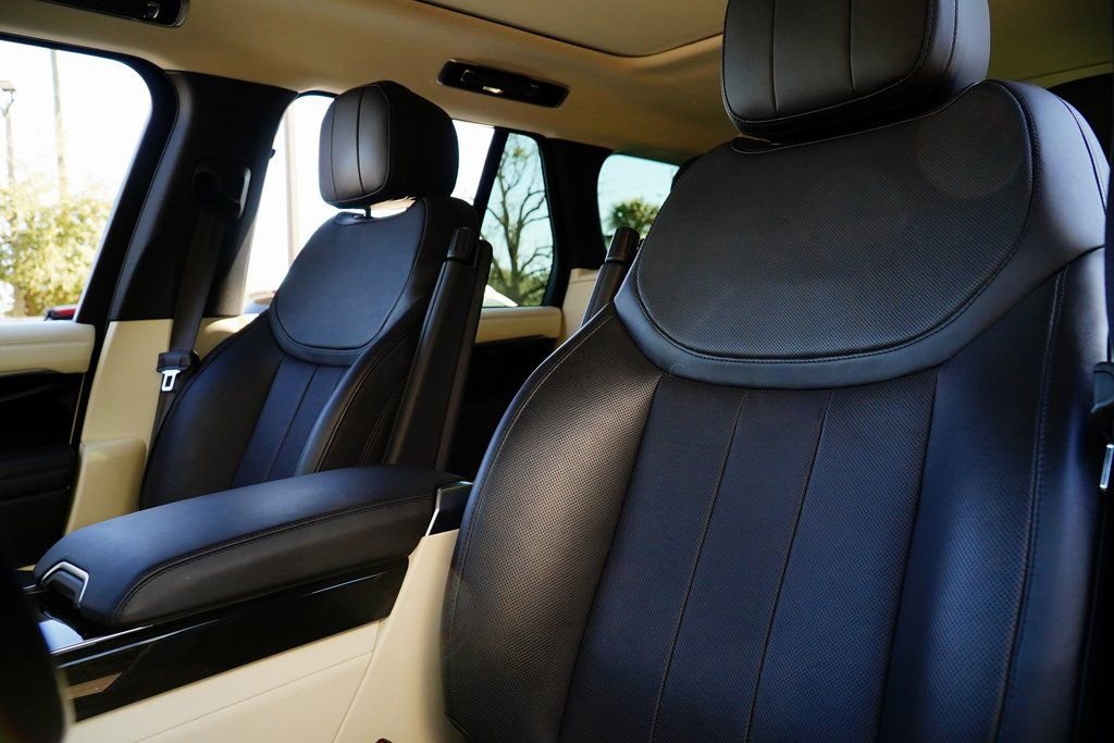 Used 2023 Land Rover Range Rover SE image 12