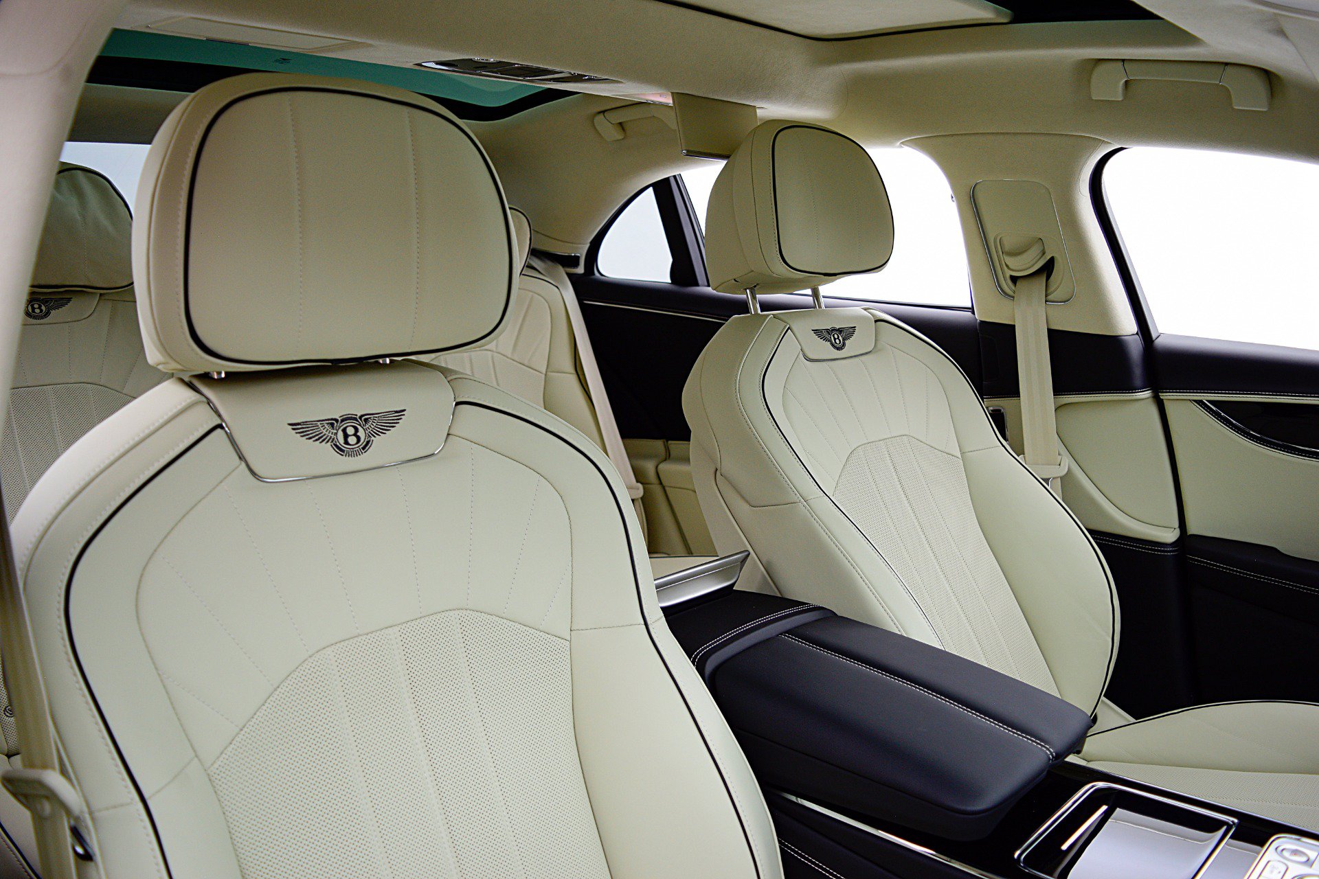 Used 2024 Bentley Flying Spur Azure AWD/4WD image 33