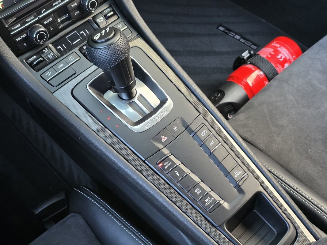 Used 2016 Porsche 911 GT3 RS image 14
