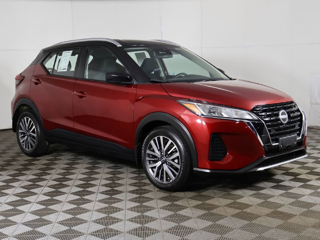 Used 2024 Nissan Kicks SV image 2