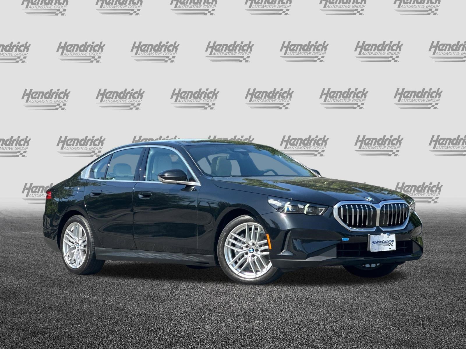 Used 2025 BMW 540i xDrive w/ Premium Package AWD/4WD image 2