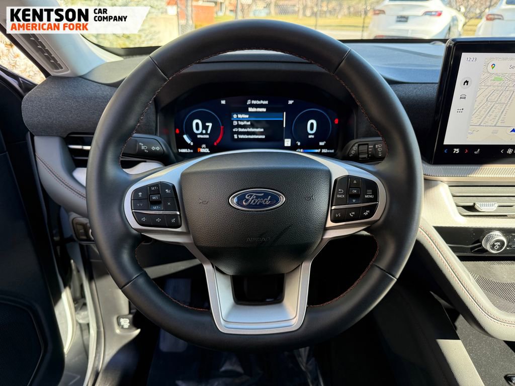Used 2025 Ford Explorer Active image 14