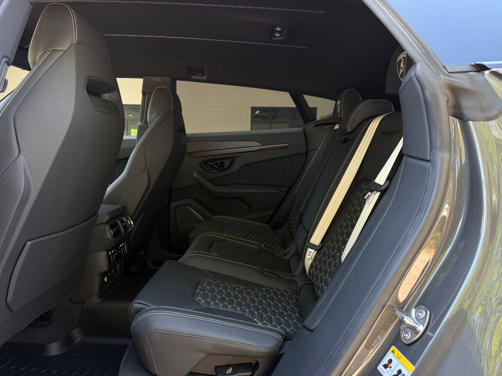 Used 2024 Lamborghini Urus S AWD/4WD image 31