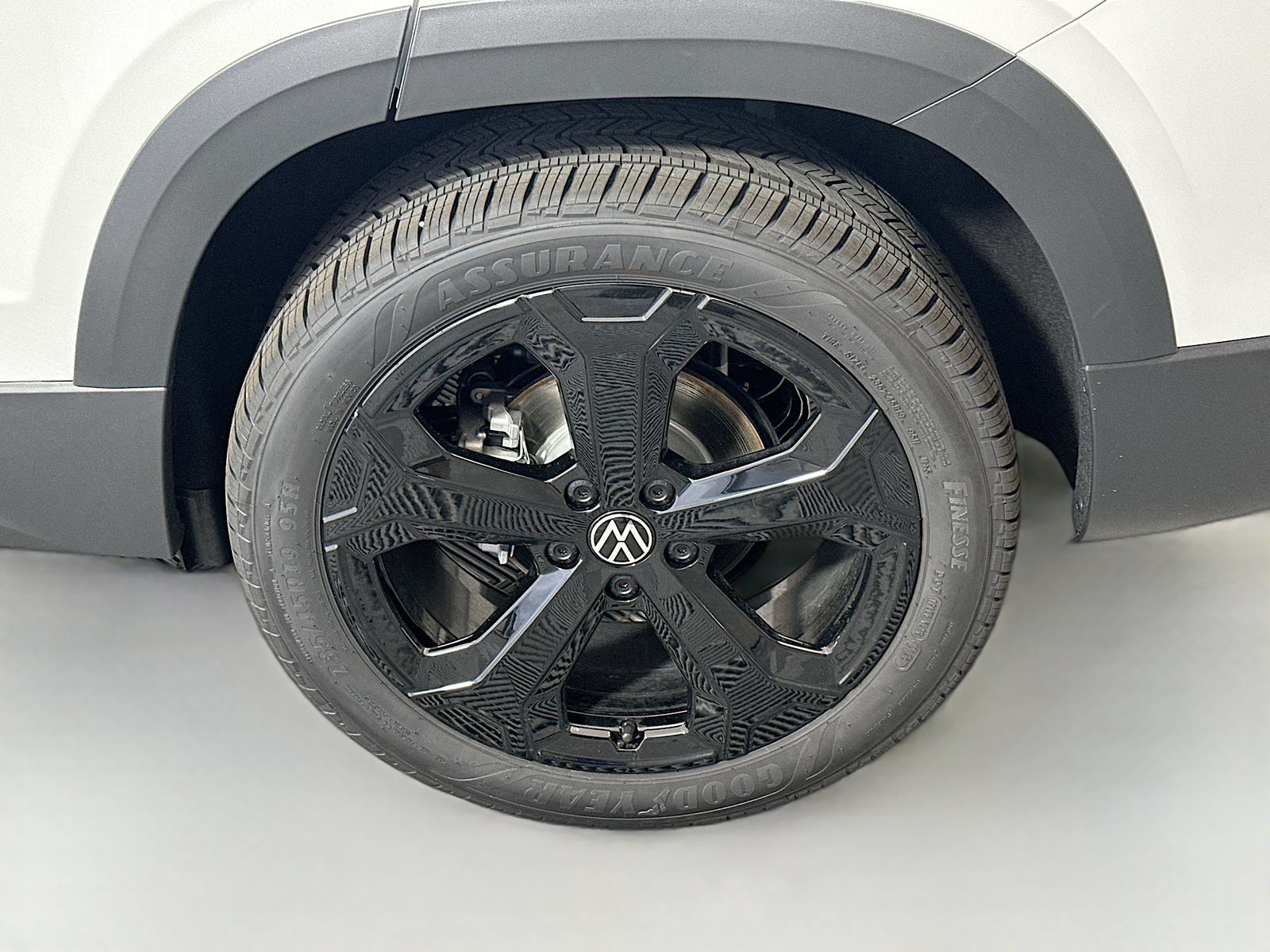 New 2026 Volkswagen Taos SEL AWD/4WD image 9