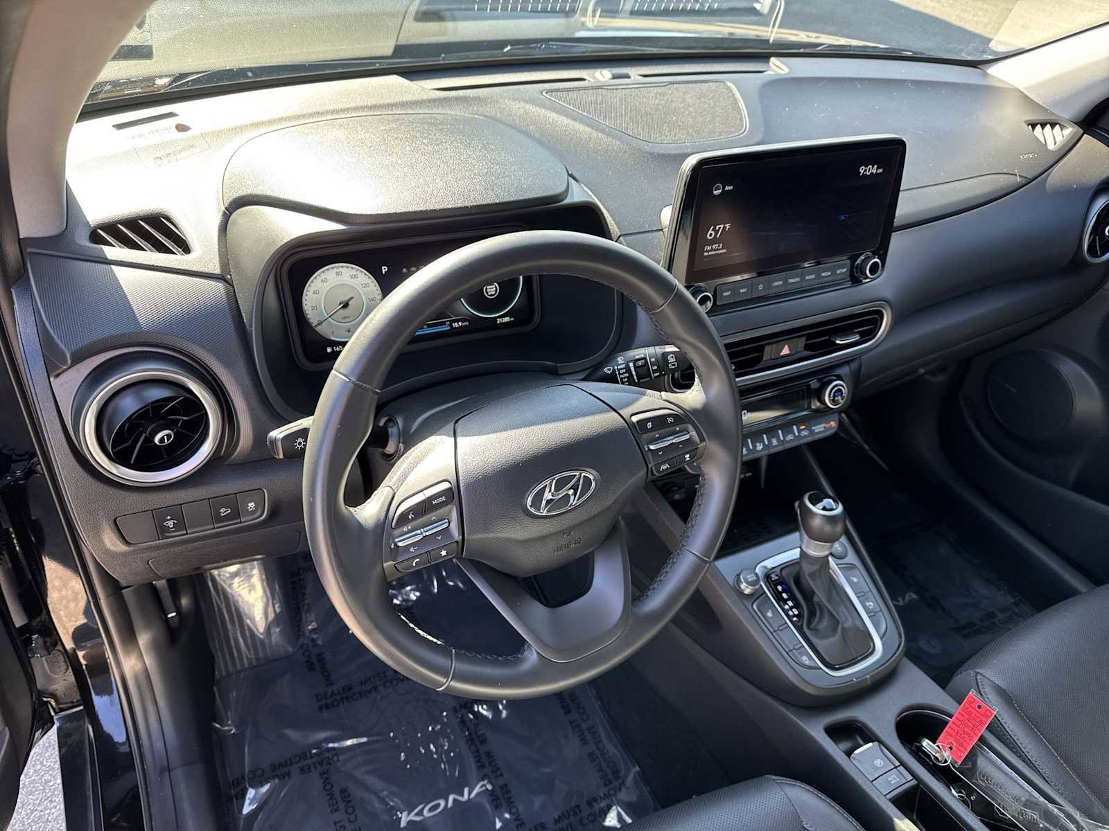 Used 2022 Hyundai Kona Limited image 2
