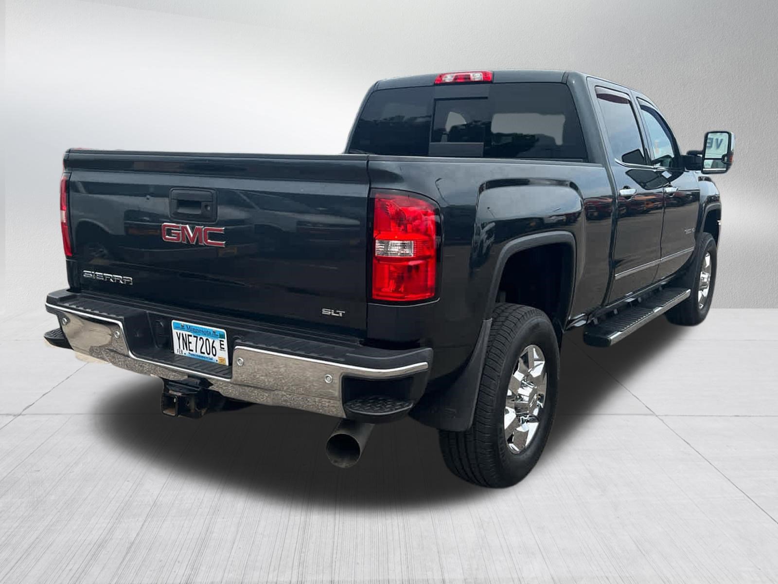 Used 2018 GMC Sierra 3500 SLT w/ Duramax Plus Package AWD/4WD image 3