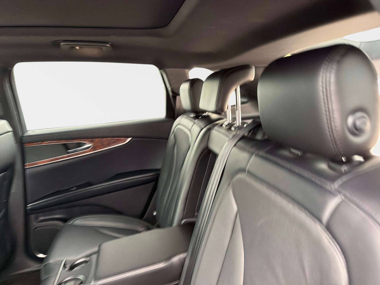 Used 2018 Lincoln MKX Reserve FWD image 16
