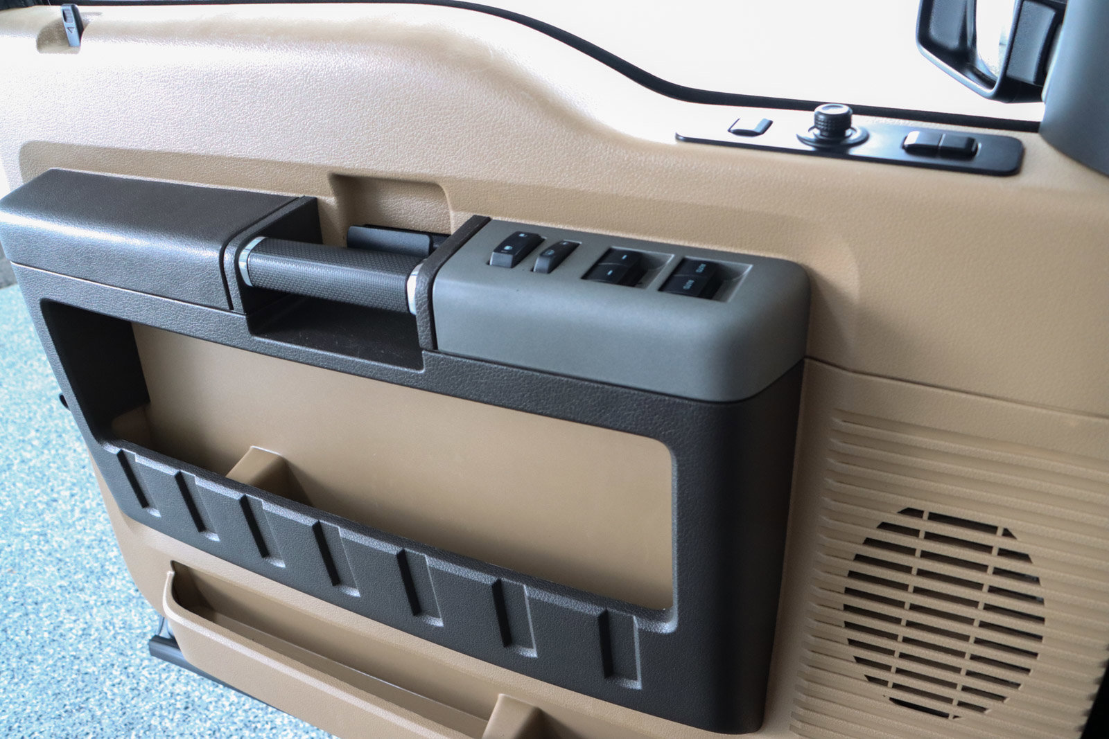 Used 2015 Ford F250 Lariat w/ Chrome Package image 23