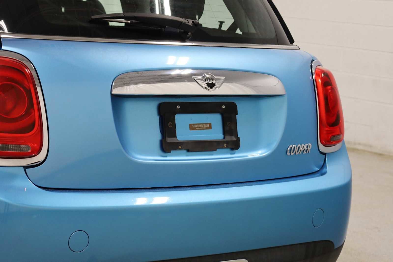 Used 2015 MINI Cooper 2-Door Hardtop image 8